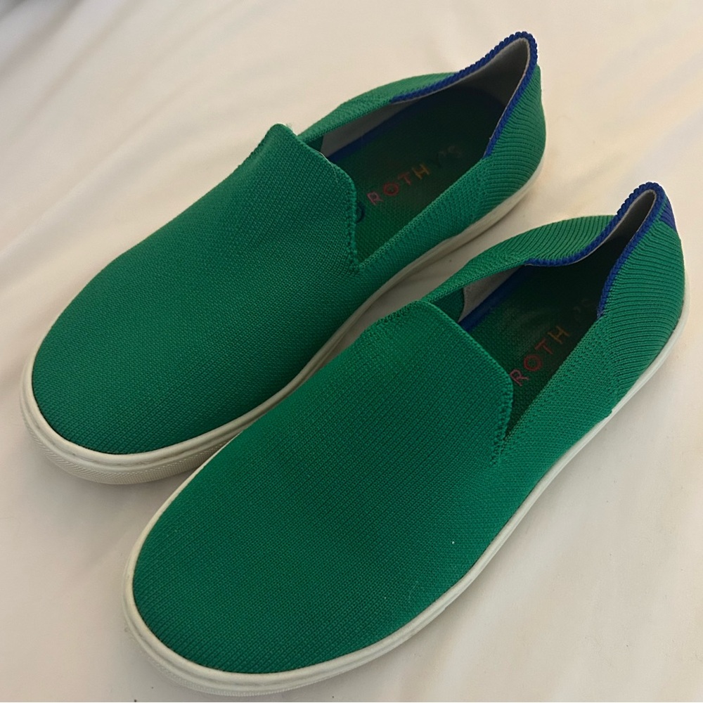 Green Rothy’s Sneaker W 6 or Kids 4